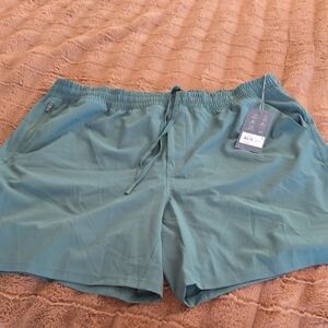 VRST Men's Green Hybrid Shorts